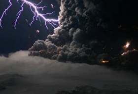 Scientists have finally figured out what causes volcanic lightning